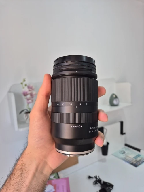 Sony A6400 + Tamron 17-70mm f/2.8 Di III-A VC RXD