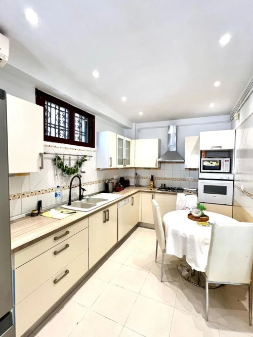 Cherche location Villa Alger Ben aknoun