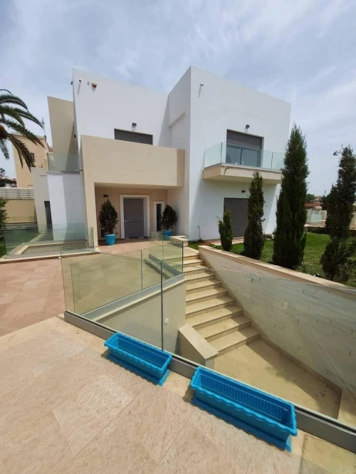 Cherche location Villa Alger Ben aknoun