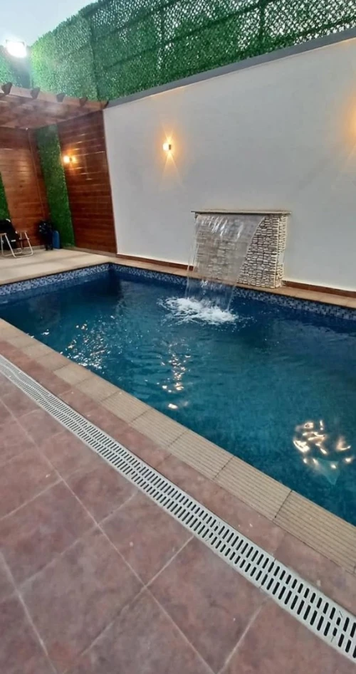 Cherche location Appartement F4 Alger Hydra