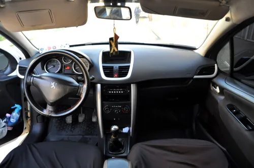 Peugeot 207 2012 