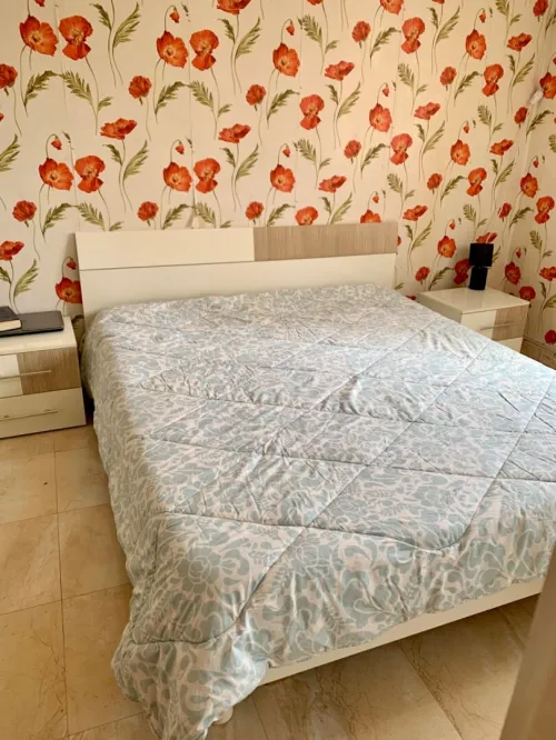 Chambre à coucher italienne avec sommier et matelas (melamine) 