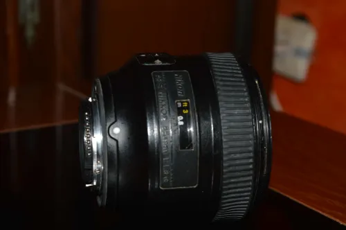 Nikkor 85 mm 1.8 g bonne état