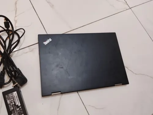 Lenovo ThinkPad X1 Yoga, Écran tactile, Rotation à 360, Intel Core i7 6èm, SSD 256 Go, RAM 08 GO