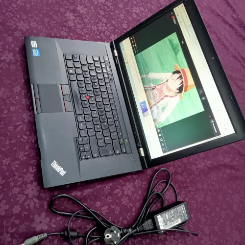 Laptop Lenovo Très bon état,  i3 3èm,  500 Go HDD,  04 Go de RAM, 