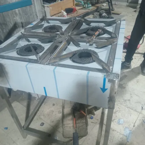 CUISINIÈRE À GAZ 4 FEUX