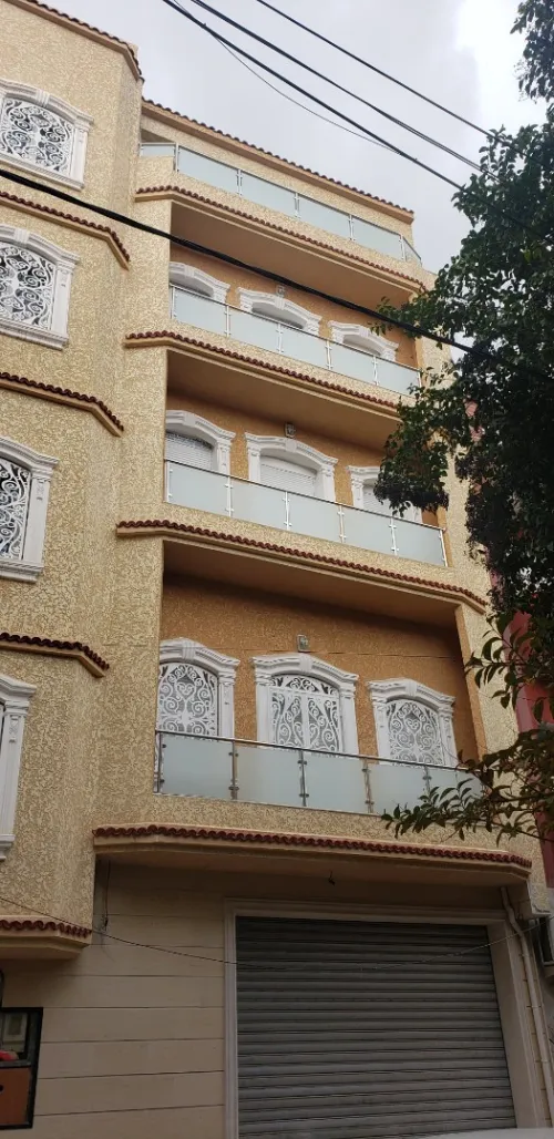 Monocouche et mocheté écrasé façade 
