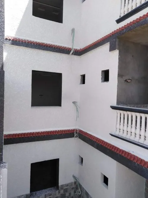 Monocouche et mocheté écrasé façade 