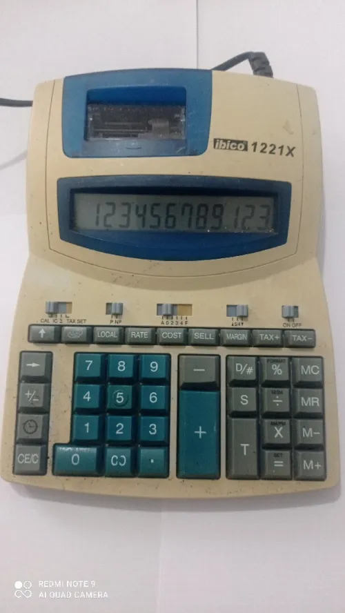 Calculatrice électrique آلة حاسبة كبيرة