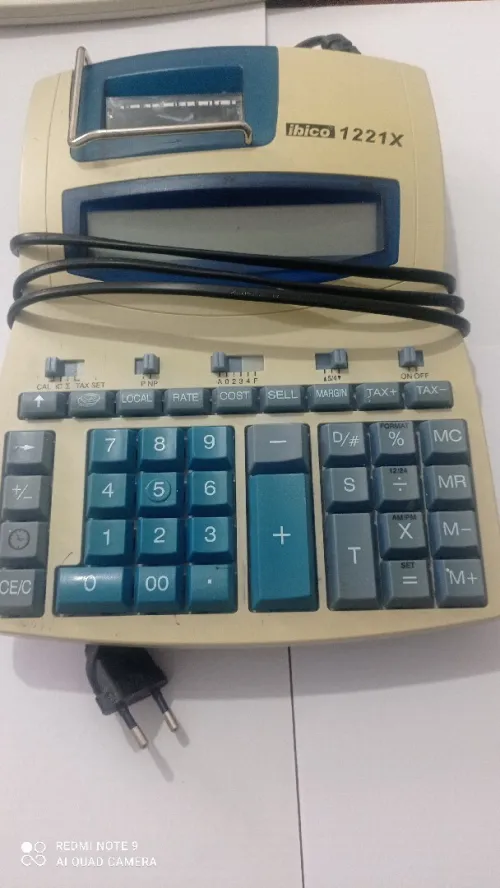 Calculatrice électrique آلة حاسبة كبيرة