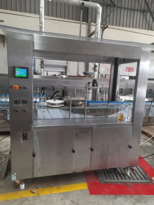 Machine d'étiquetage linéaire pour étiquette OPP