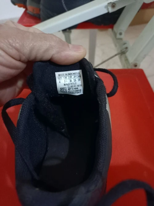 Chaussure de foot 36 adidas