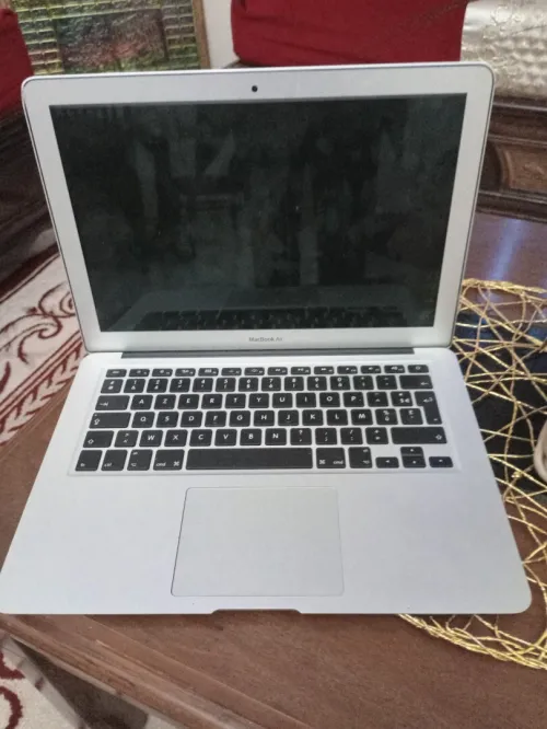MACBOOK