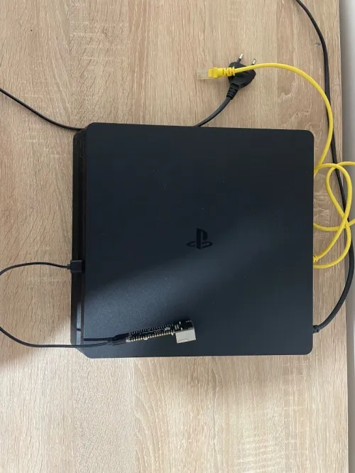 PS4 slim 500go v 11.00