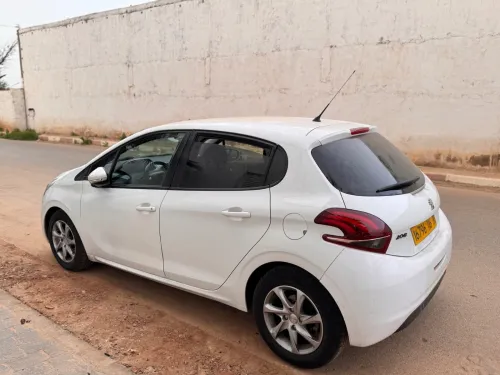 Peugeot 208 2016 Active Facelift