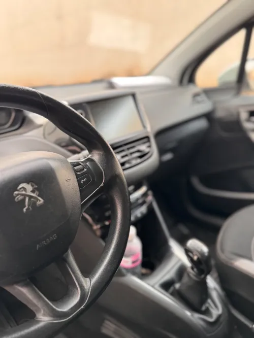 Peugeot 208 2016 Active Facelift
