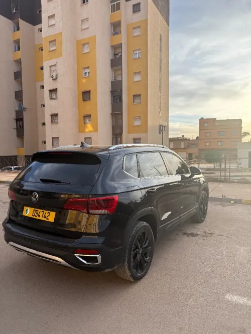 Volkswagen Taos 2022 SE Black 