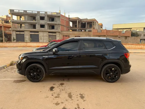 Volkswagen Taos 2022 SE Black 
