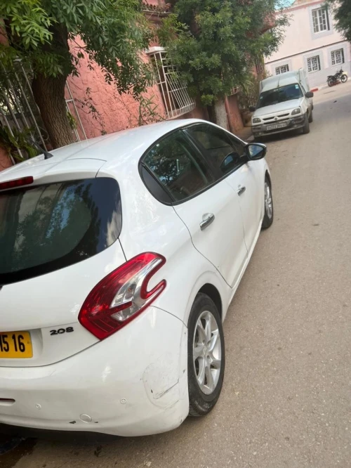 Peugeot 208 2015 208