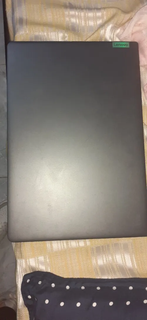 Laptop lenovo v17 24 G kaba 