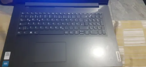 Laptop lenovo v17 24 G kaba 