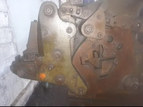 Poinçonneuse metal