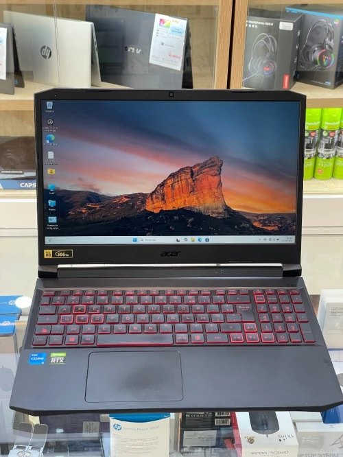 ACER NITRO 5 i5-11400H 16GB 512 SSD GPU RTX 3050 144hz ECRAN 15"FHD