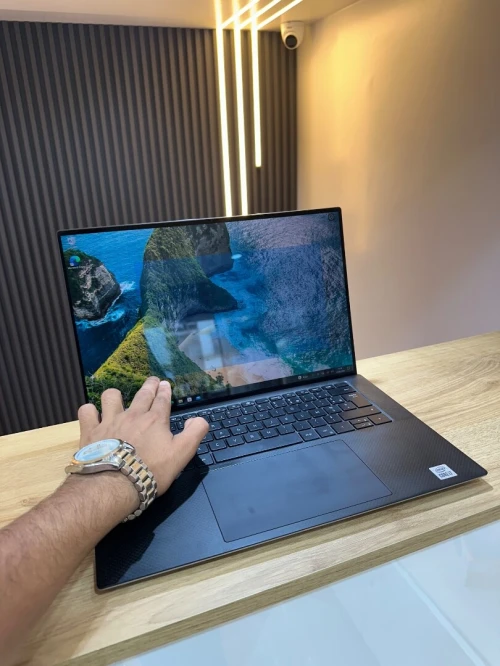 DELL PRECISION 5550_I7-10850H_32GB RAM_512GB SSD_ECRAN 15.6"FULL HD  TACTILE GPU NVIDIA QUADRO T1000