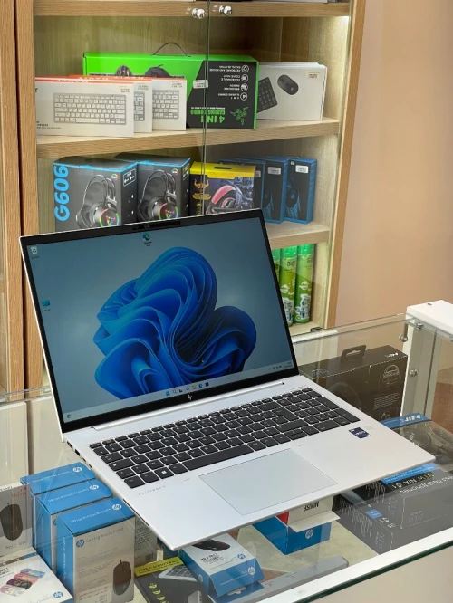 HP ELITEBOOK 860 G9 i5-1245U 16GB 512 SSD ECRAN 16"FHD TACTILE 
