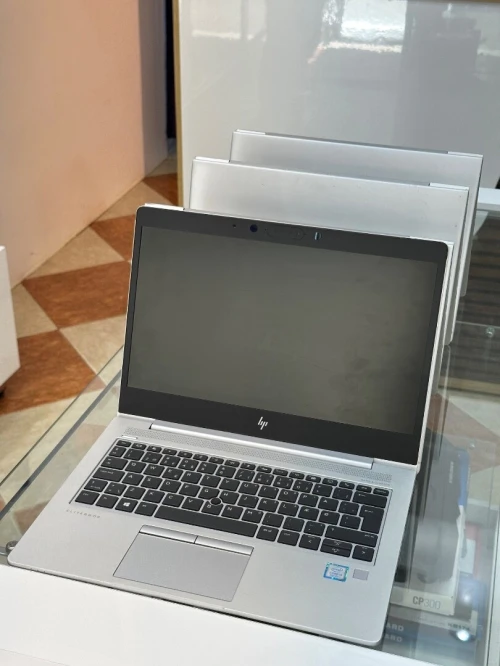 HP ELITEBOOK 830 G6 i5-8350U 8GB 256 SSD ECRAN 13"FHD 