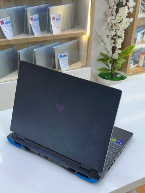 Acer predator i9-13900HX 16GB 1TB SSD ECRAN 16"FHD GPU RTX 4060 8GB