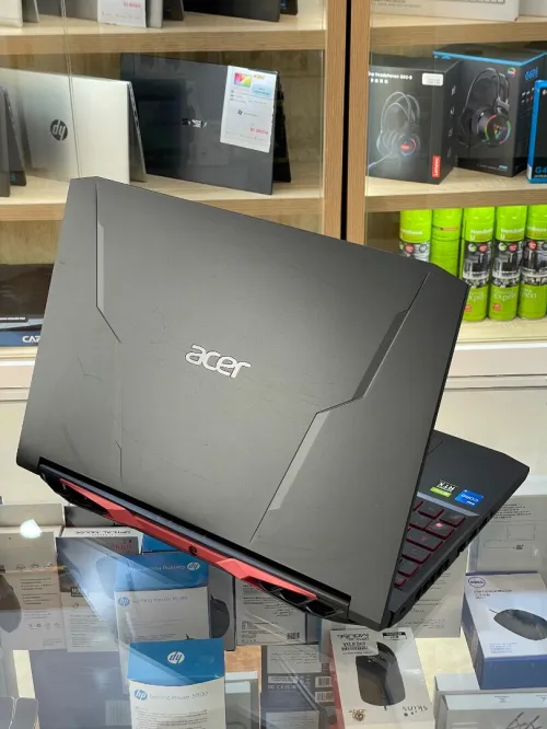 ACER NITRO 5 i5-11400H 16GB 512 SSD GPU RTX 3050 144hz ECRAN 15"FHD