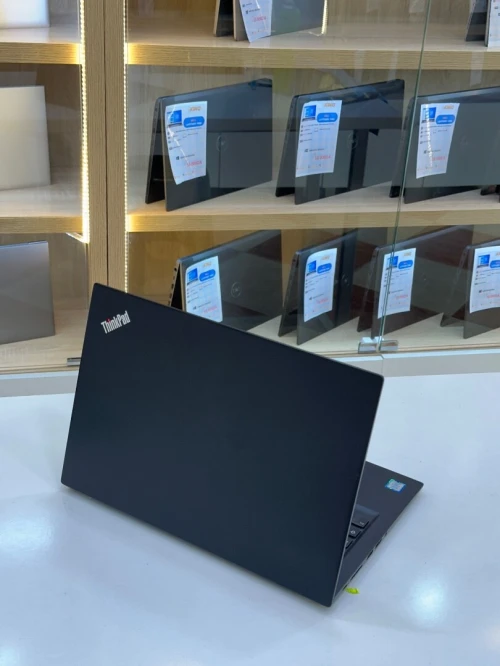 LENOVO THINKPAD T490s i5-8365U 16GB 256 SSD ECRAN 14 FHD