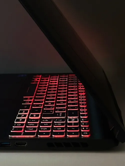 ACER NITRO 5 i5-11400H 16GB 512 SSD GPU RTX 3070 6GB ECRAN 15" FHD 144Hz