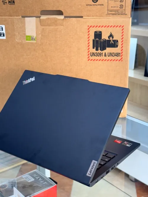 LENOVO THINKPAD E14 RYZEN 5 7365U 16GB 512 GB SSD ECRAN 14"FHD NEUF SOUS EMMBLAGE