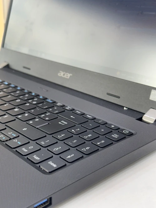 Acer TRVELMATE 15 Ryzen 5Pro 4500U 8GB 256 SSD ECRAN 15"Fhd