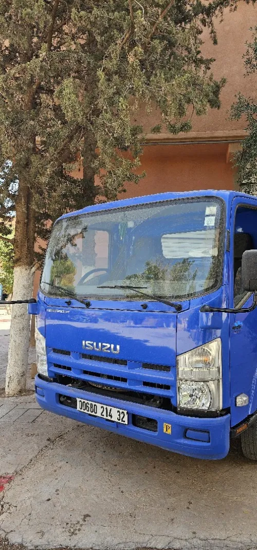 Isuzu Npr 2014