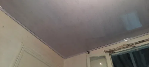 Installation plafond et revêtement en pvc