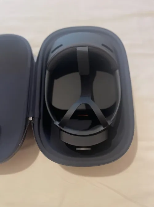 Microsoft HoloLens 2