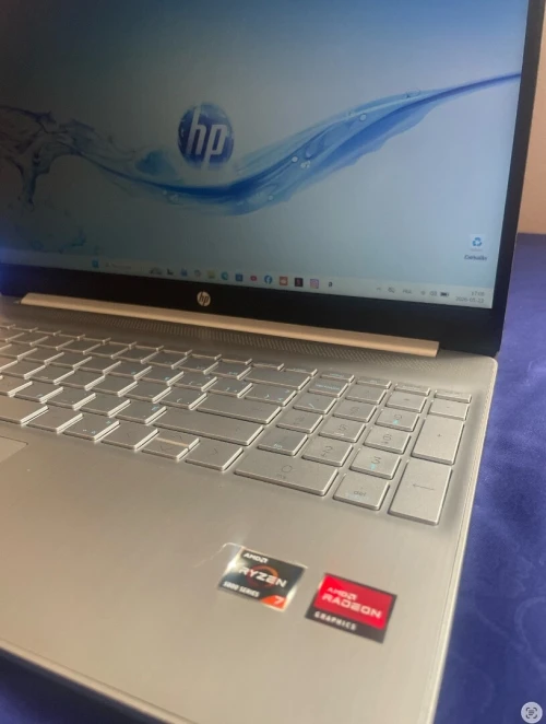 HP AMD Ryzen 7 5700U