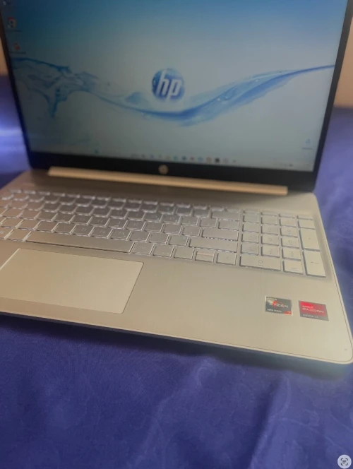 HP AMD Ryzen 7 5700U