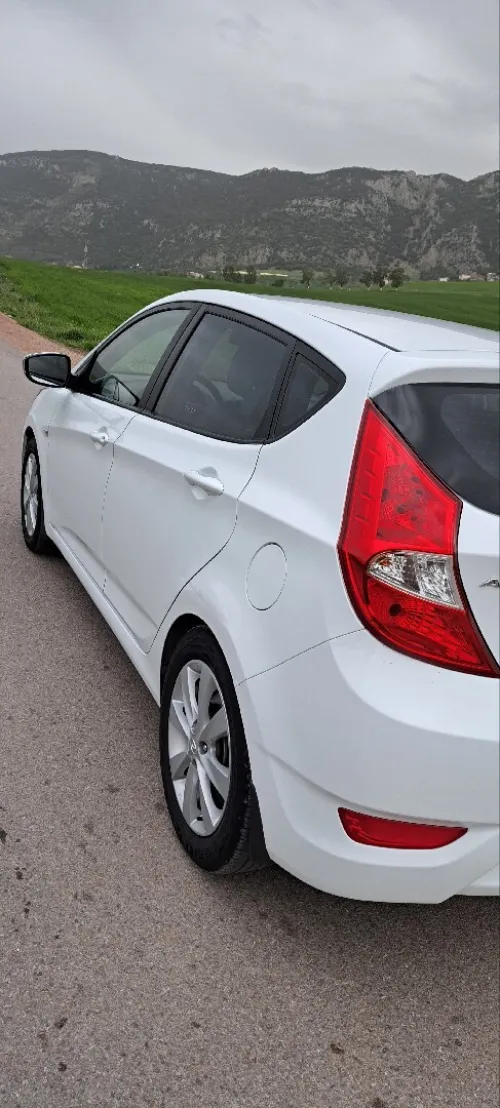 Hyundai Accent RB  4 portes 2017 Accent RB  4 portes