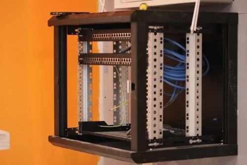 Camira de surveillance installation camera