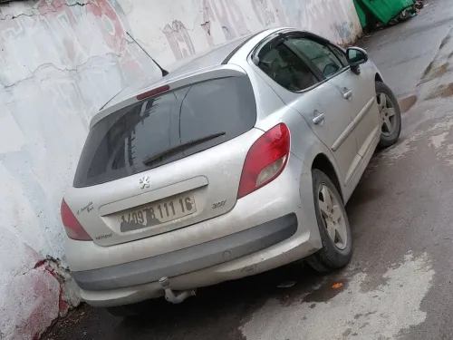 Peugeot 207 2011 Fennec