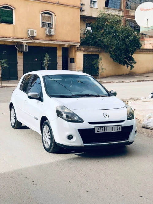 Renault Clio 3 2011 Night and Day