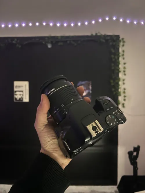 Camera canon 250D
