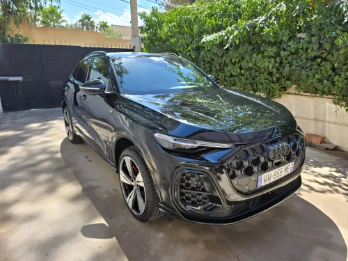 Audi Q5 2025 Black line