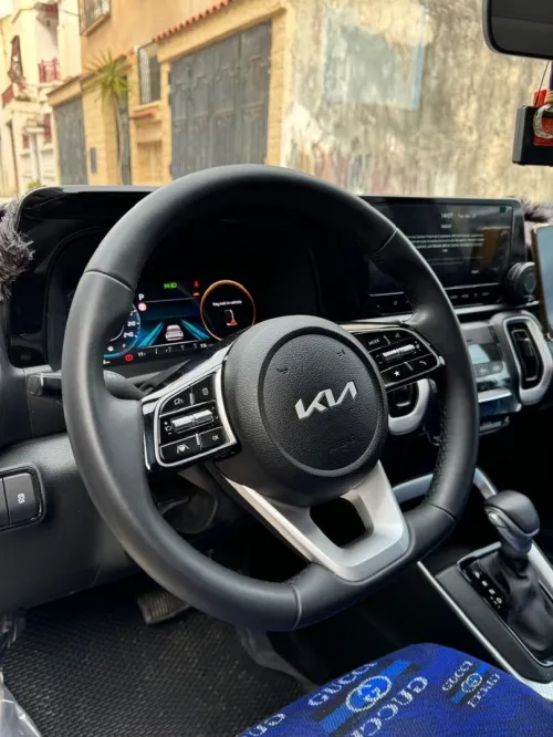 Kia Sonet  2025 Luxury full option