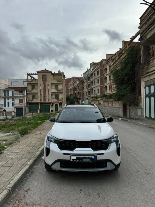 Kia Sonet  2025 Luxury tt option avec toit noir