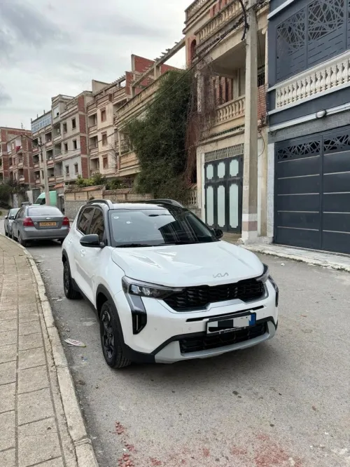 Kia Sonet  2025 Luxury tt option avec toit noir